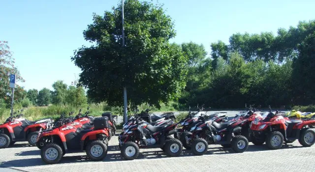 Bild: 2. Quad – Gebrauchtmarkt am 05. April 2014 im „Quad-Palace“