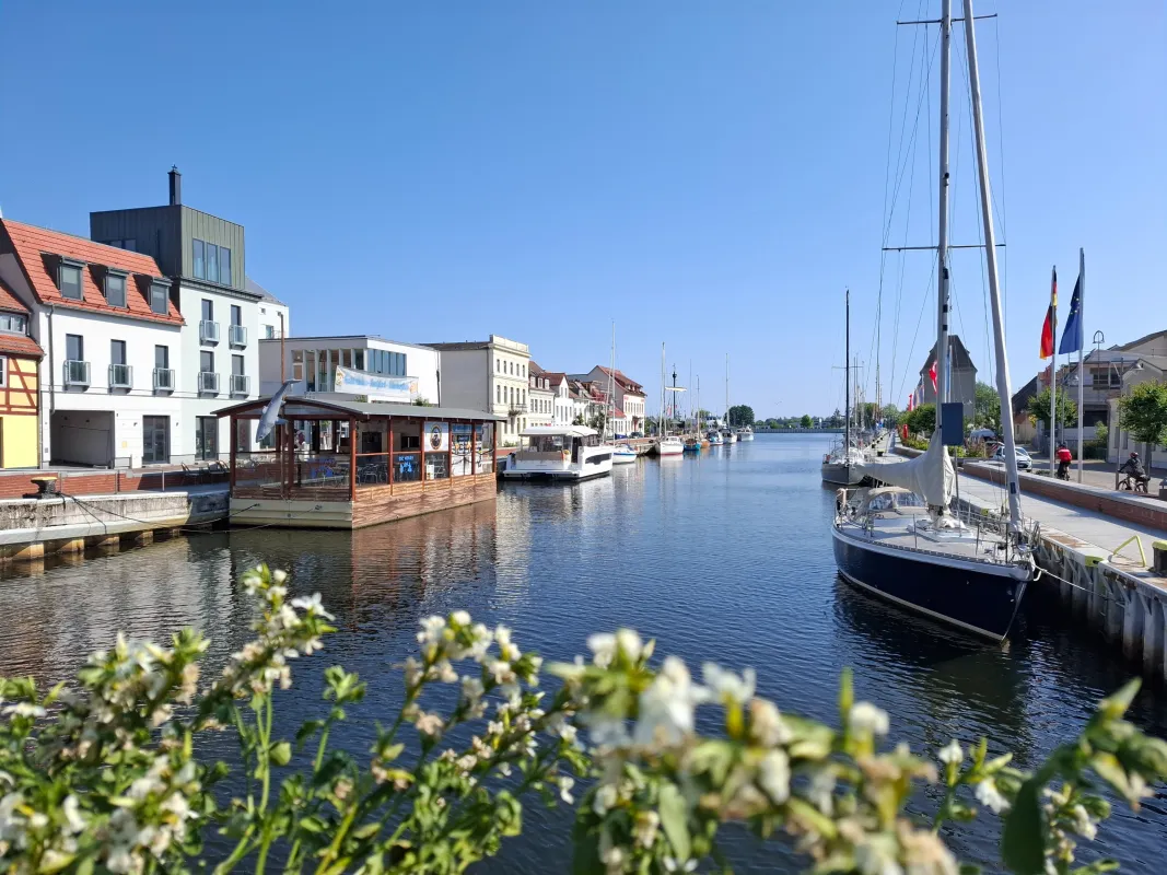 maritimes Flair im Stadthafen Ueckermünde (© Uta Sommer)