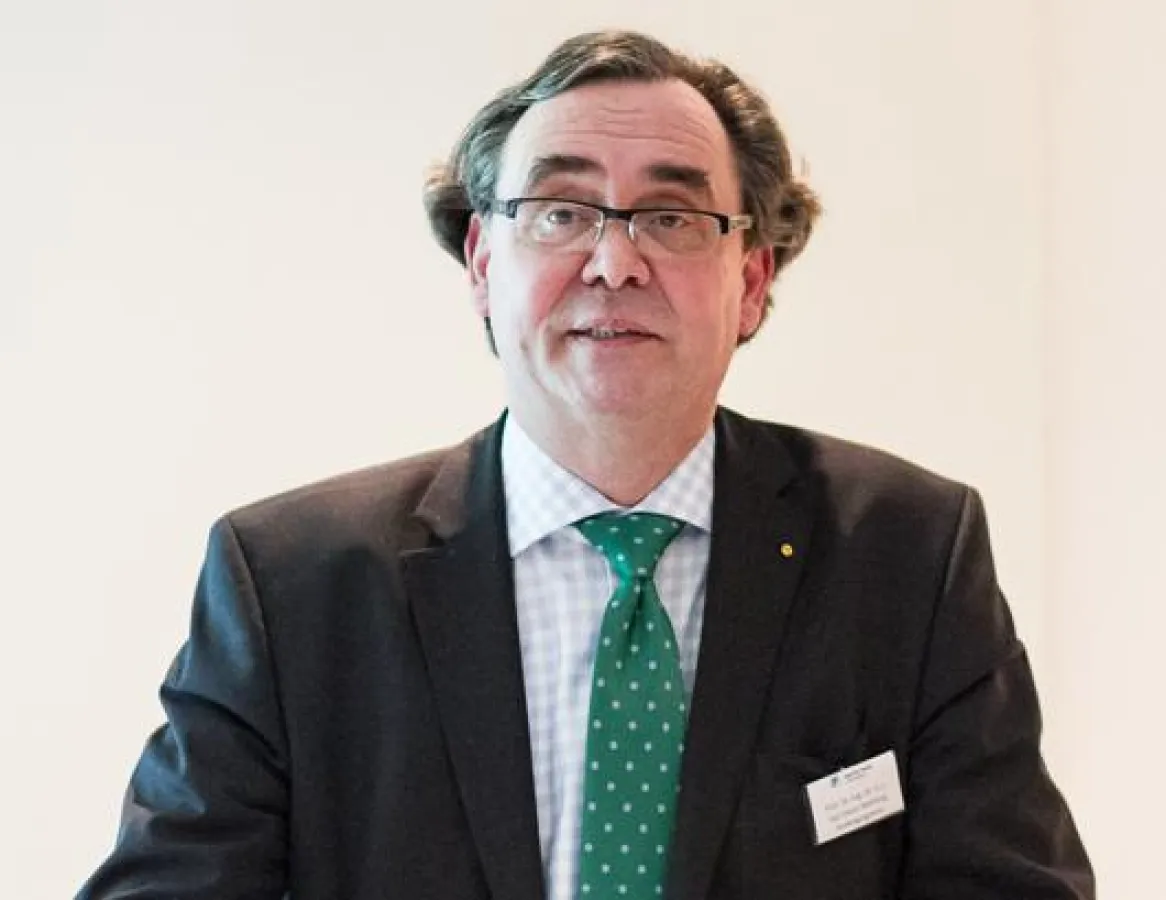 Prof. Dr.-Ing. Dr. h. c. Karl-Heinz Wehking, Studiengangsleiter Master:Online Logistikmanagement