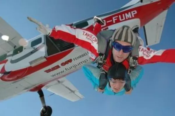 Bild: TAKE OFF Fallschirmsport GmbH Berlin-Fehrbellin - erfolgreich auch in der Krise