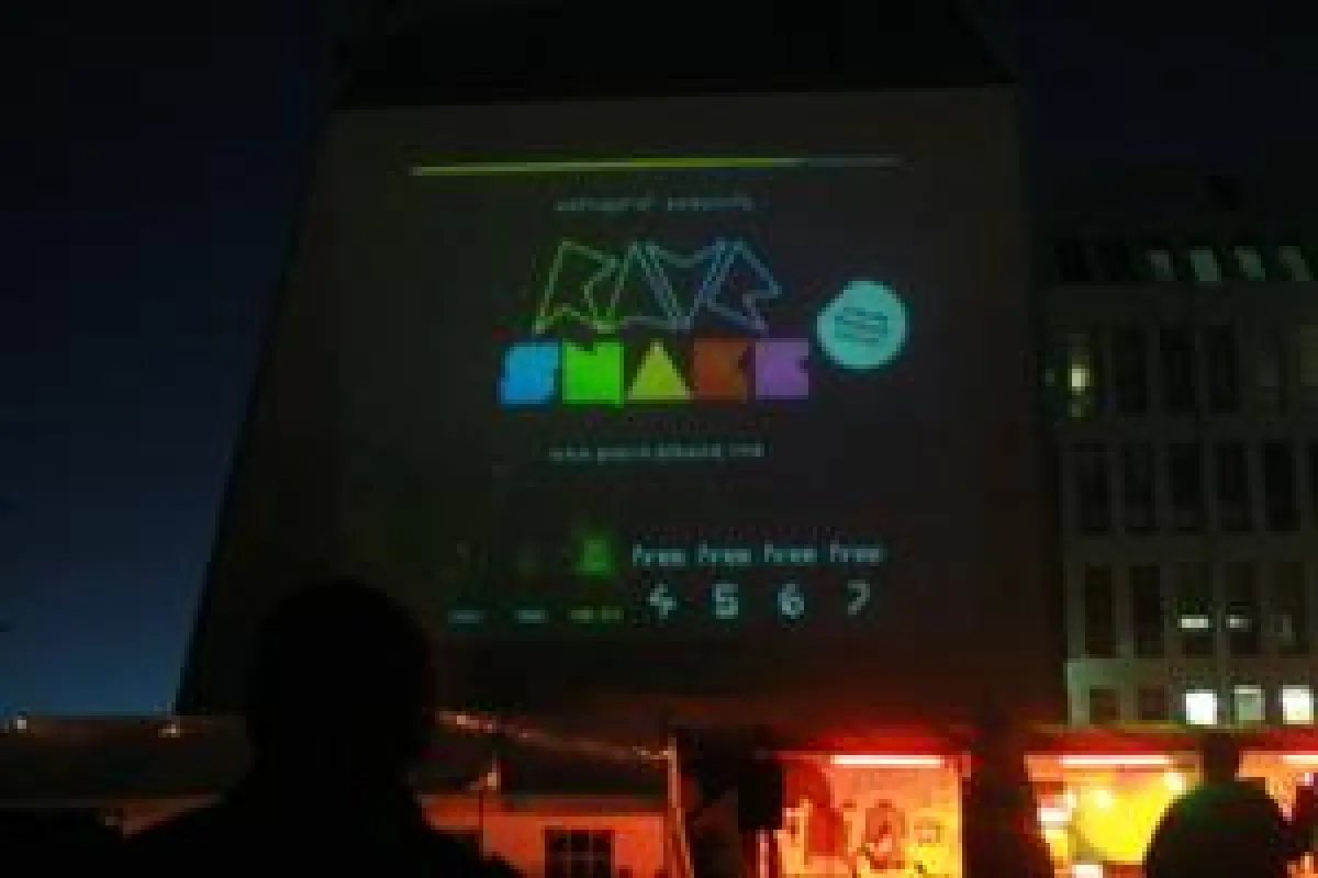 'Public Playing': Spieleklassiker 'Snake' per Bluetooth im öffentlichen Raum, Foto: © Extrajetzt
