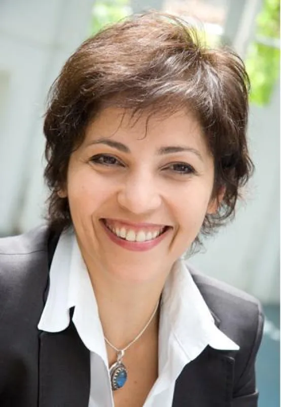 Prof. Dr. Esin Bozyazi lehrt Projekt- u. Prozessmanagement, Entrepreneurship, Innovationsmanagement