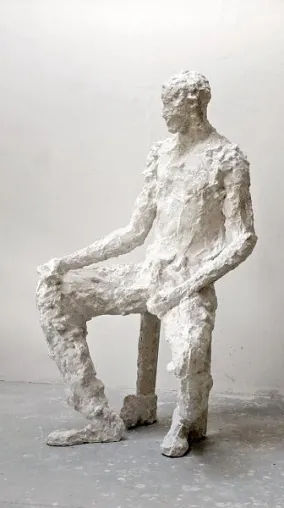 Bild: Sarah Esser »Zeichnung · Relief · Plastik« in der Berliner Galerie am Gendarmenmarkt
