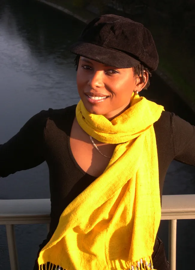 Virginia Mukwesha aus Zimbabwe singt beim Symposium „Zambezi River Music“ in der Donau-Universität Krems.