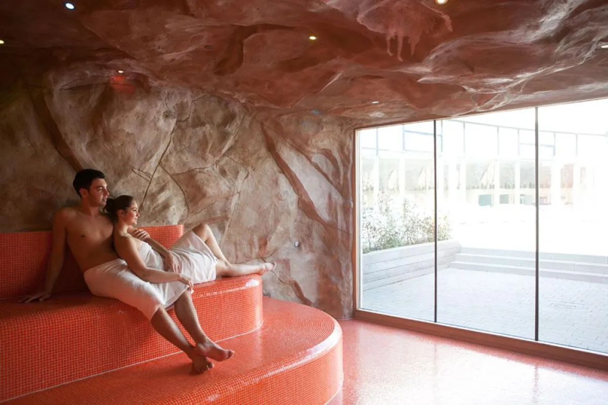 Erfrischende Sommersauna in der Toskana Therme