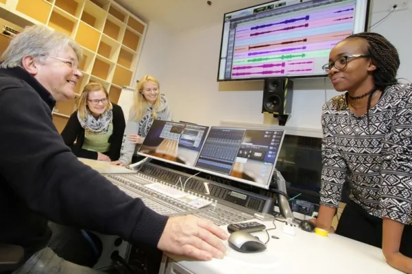 Bild: Zweifacher Grammy-Gewinner zum Honorarprofessor an der Jade Hochschule ernannt