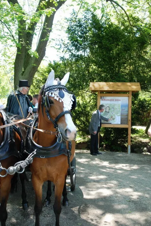 Bürgermeister Christoph Flämig bei der Eröffnung des Schumann-Liebesweges in Bad Elster