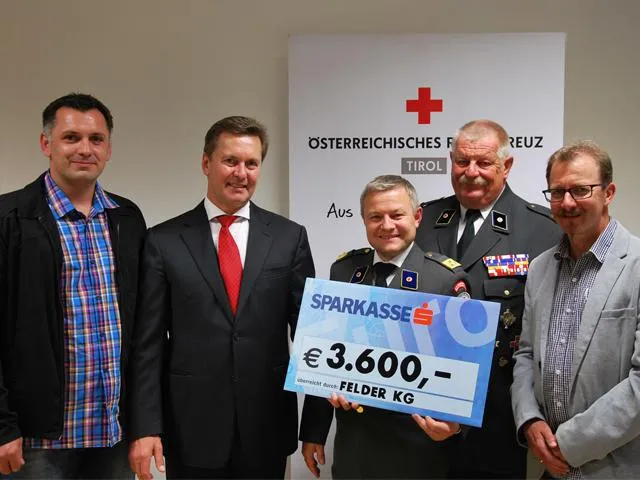 Bild: Spendensammlung für Hochwasseropfer - FELDER-Mitarbeiter unterstützen den Wiederaufbau in Sudosteuropa
