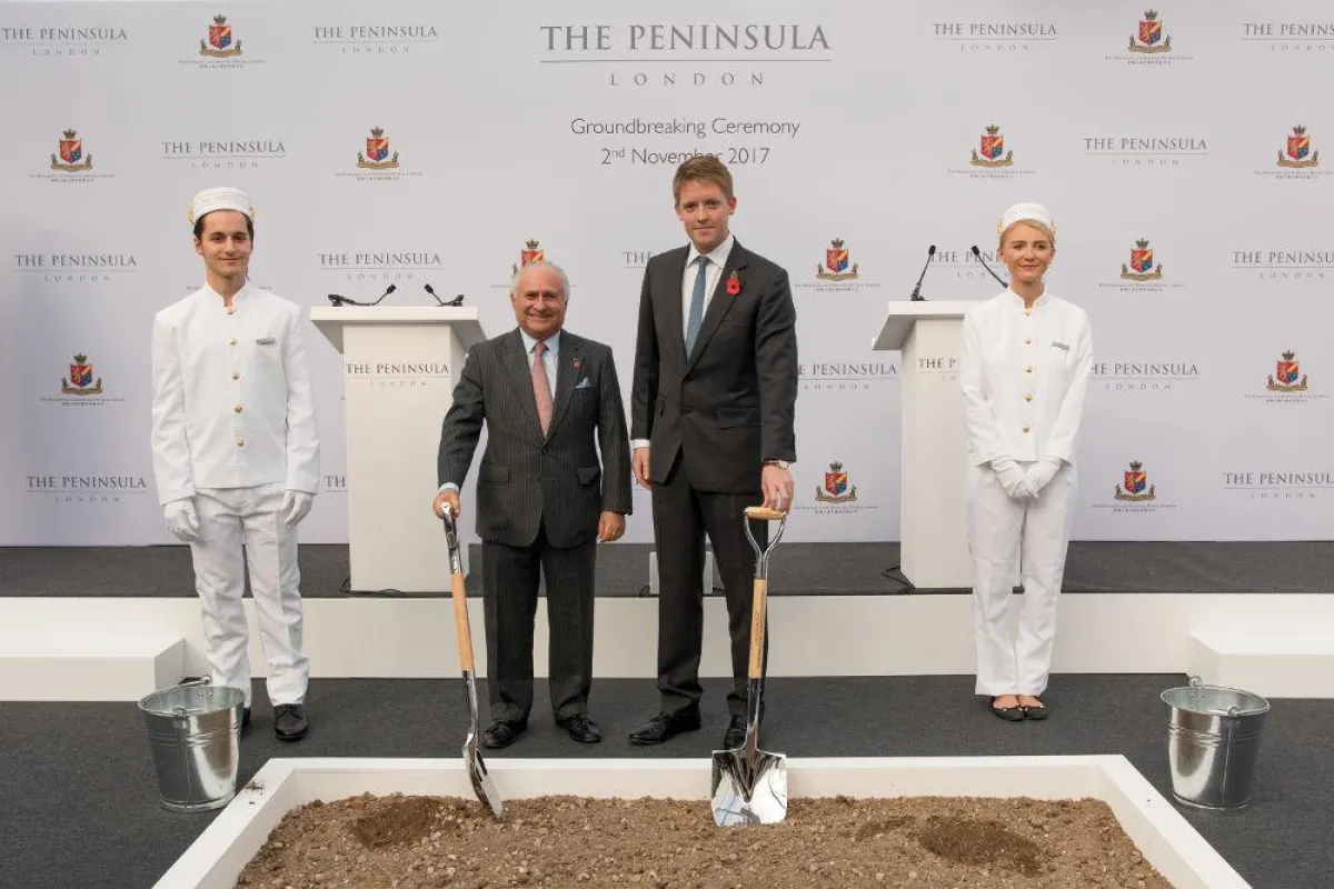 Sir Michael Kadoorie, Chairman der HSH (links), und der Herzog von Westminster bei der Zeremonie