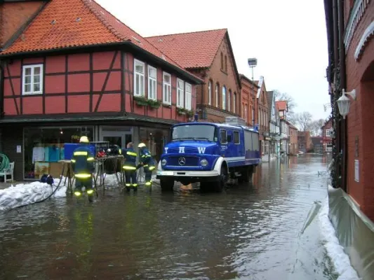Bild: Das THW feiert Geburtstag - 60 Jahre Faszination Helfen - Ortsverband Bremen-Mitte ehrenamtlich aktiv