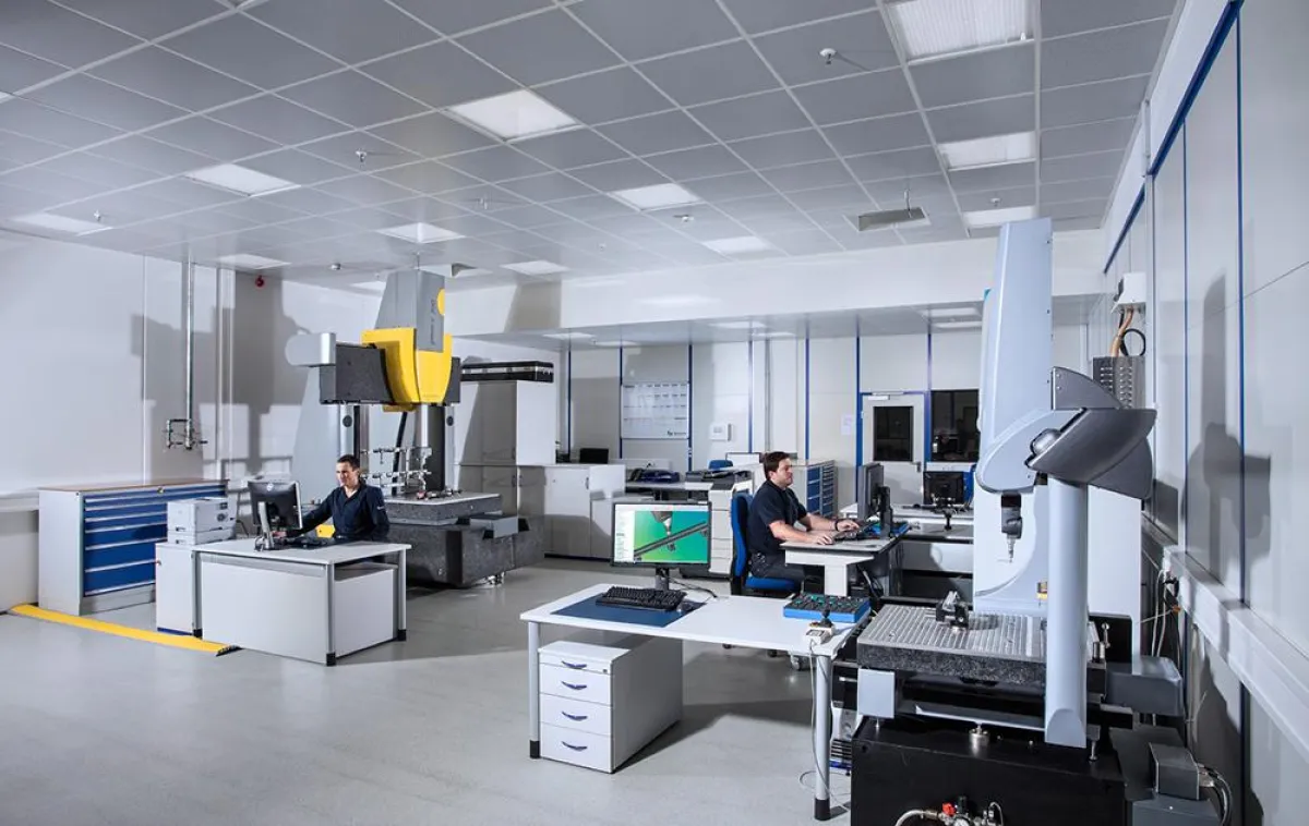 Der neue Feinmessraum im Rohde & Schwarz-Werk Teisnach.