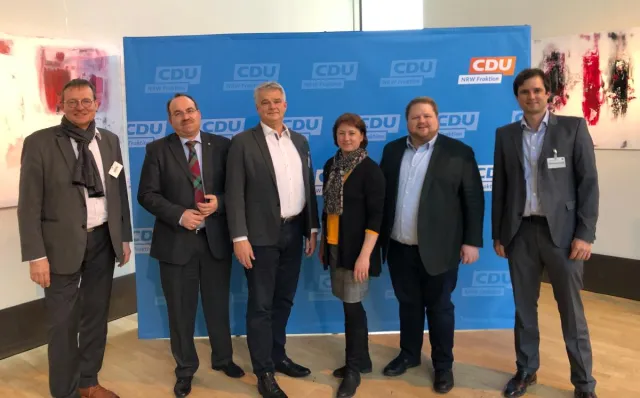 Gesprächstermin im Landtag NRW zum Thema Trinkwasserhygiene Bild: Gesprächstermin im Landtag NRW zum Thema Trinkwasserhygiene