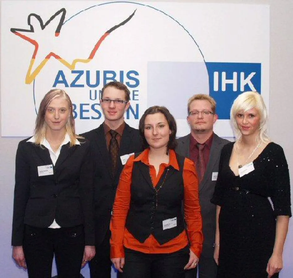 Fünf der besten Azubis wurden in Mitgliedsunternehmen der IHK für Oberfranken ausgebildet (v.l.): Sandra Haderlein, ALDI (Breitengüßbach), Julian Rabenmüller, Rupp + Hubrach (Bamberg), Vanessa Leupold