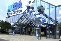 MEDA bringt ganz Köln zum Kochen: Größter Einbauküchen Fachmarkt Europas wird „überrannt” Bild: MEDA bringt ganz Köln zum Kochen: Größter Einbauküchen Fachmarkt Europas wird „überrannt”