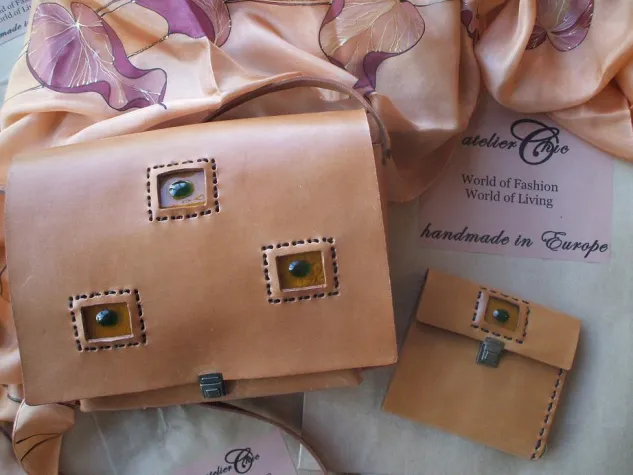 Bild: Atelier Chic präsentiert eine neue Lederkollektion