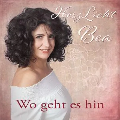 HerzLicht Bea fragt musikalisch „Wo geht es hin“ Bild: HerzLicht Bea fragt musikalisch „Wo geht es hin“