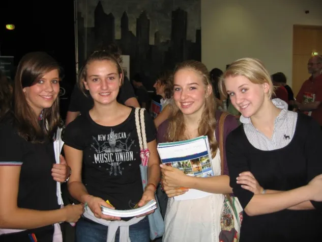 Von Kassel aus in die Welt hinaus / 3. Jugendbildungsmesse in Kassel informiert zu Auslandsaufenthalten Bild: Von Kassel aus in die Welt hinaus / 3. Jugendbildungsmesse in Kassel informiert zu Auslandsaufenthalten