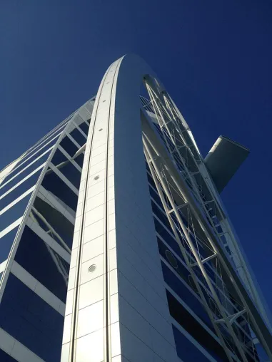 Bild: A&O Technology sorgt für brillantes Funkeln an Dubais Luxusikone