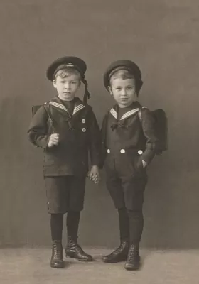 Bild: Neue Ausstellung zu Kindheit und Jugend ab 8.7. in Ratingen (Hösel)