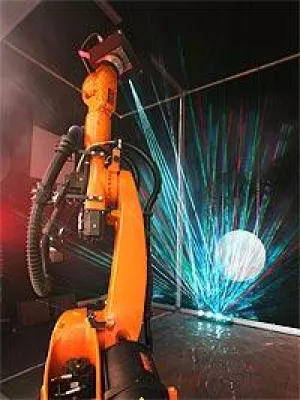 Bild: KUKA Roboter nehmen es sehr genau
