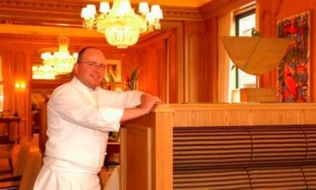 Bild: Fischers Fritz im Hotel The Regent Berlin erhält zum dritten Mal in Folge zwei Michelin-Sterne