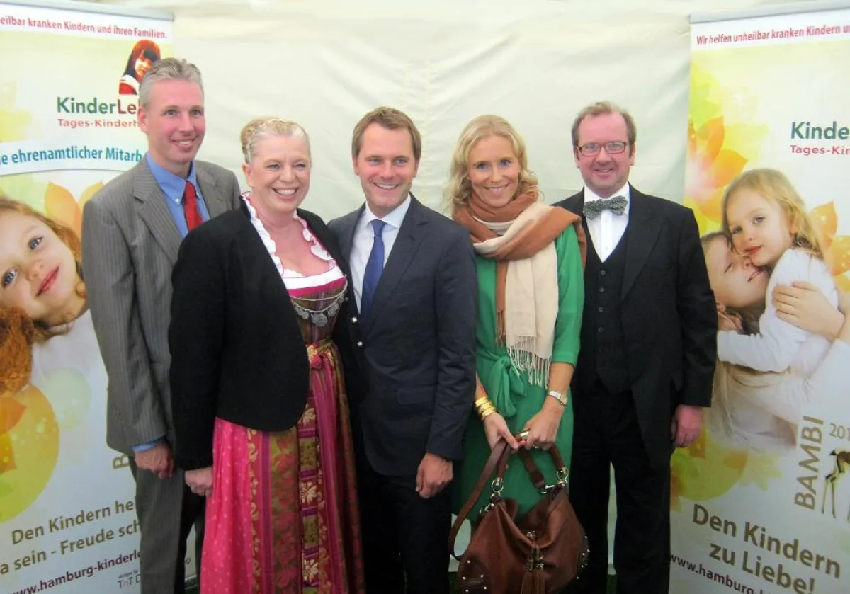 Dr. Philipp Duvigneau, Ester Peter, Bundesmin. Daniel Bahr mit Ehefrau Judy, Ronald Richter