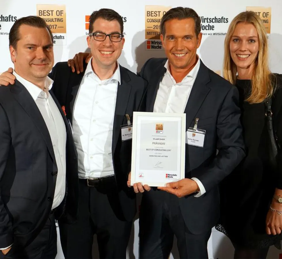 Die Auszeichnung nahmen Christian Wank, Dr. Markus Zinnbauer, Björn Sander und Laura Frey entgegen