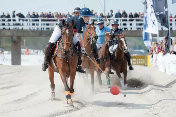 Bild: 1. Deutsche Beach Polo Meisterschaften 2016 & 10 Jahre Polo-Sport am Timmendorfer Strand