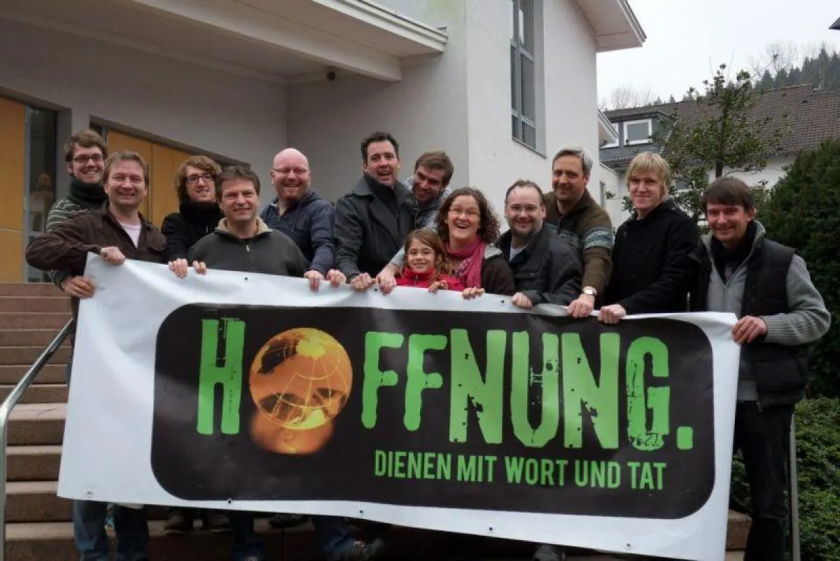 : Ein Teil des Hoffnungsnetzwerkes auf dem Auswertungstreffen in Bergneustadt am 30.01.2012.