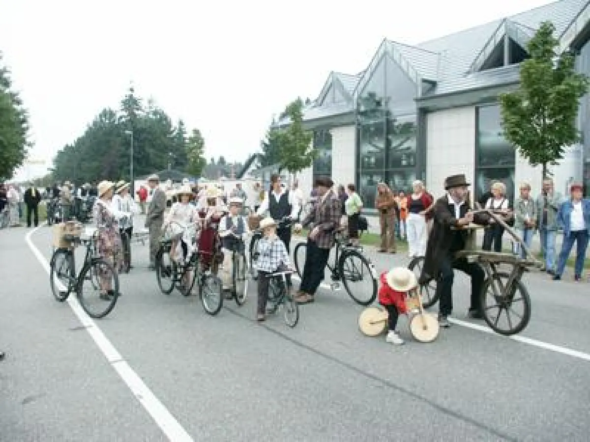 Wer die AUTOVISION am Maifeiertag mit dem Rad besucht, wird belohnt!