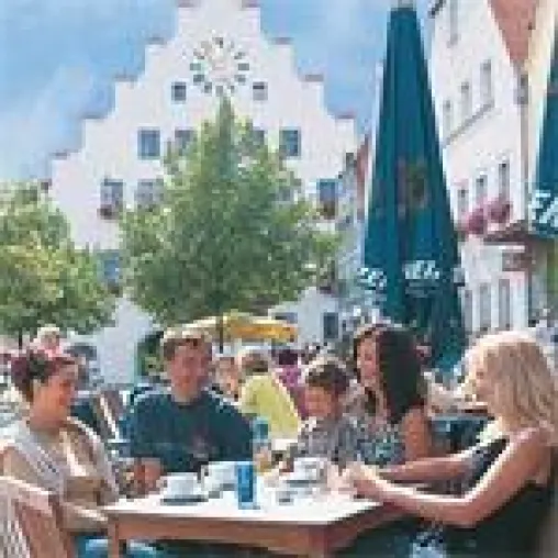 Bild: Städteurlaub in Ostbayern - Maybach-Fahrzeugmuseum