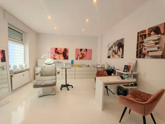 Bild: Moderne ästhetische Medizin im Ruhrgebiet – Praxis Jasmine Holzmann