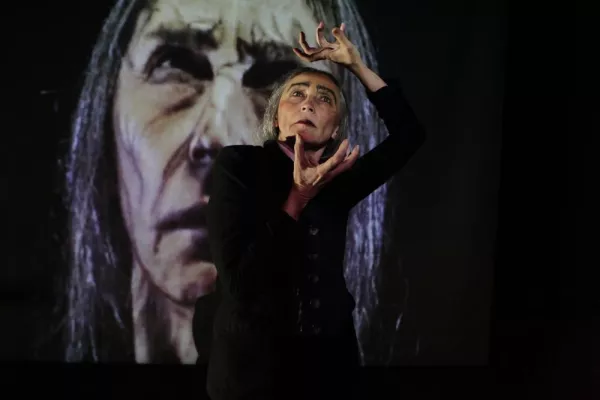 ARTAUD, LE MÔMO - Tanztheatrale Soloperformance Bild: ARTAUD, LE MÔMO - Tanztheatrale Soloperformance