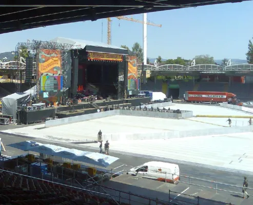 Bild: Infrastruktur für den Funhouse Summer Carnival 2010 mit P!NK