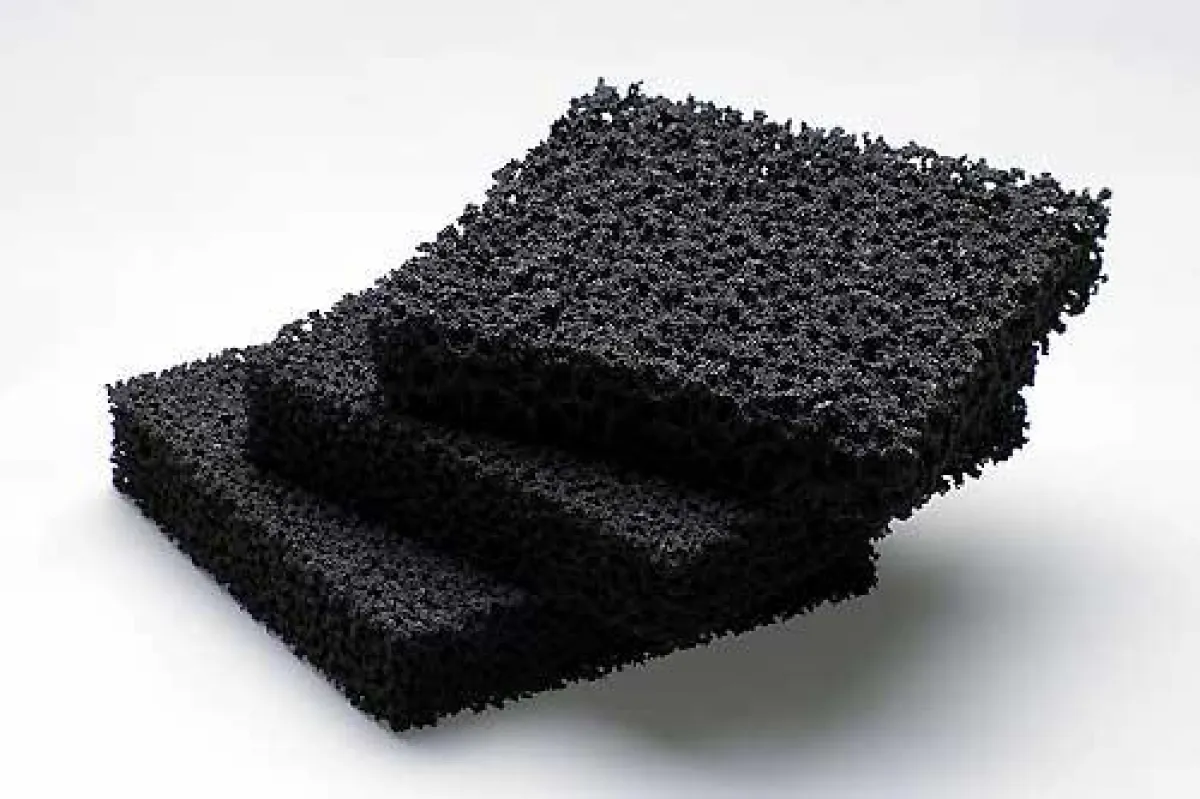 Energiesparend und sauber: der neue Monoblock Kohlefilter von Novy speichert die Kochgerüche in seinem Inneren.