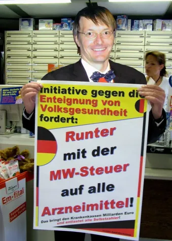 Initiative ist in Berlin angekommen. Prof. Dr . Karl Lauterbach Ehrenmitglied der Initiative gegen die Enteignung von Volksgesundheit? Bild: Initiative ist in Berlin angekommen. Prof. Dr . Karl Lauterbach Ehrenmitglied der Initiative gegen die Enteignung von Volksgesundheit?