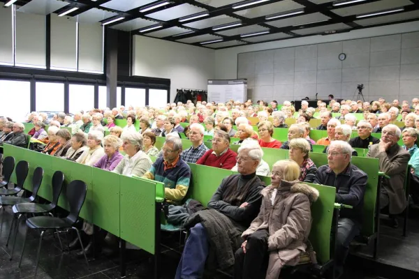 GenerationenHochschule erklärte Vorgehensweise bei medizinischen Laboruntersuchungen Bild: GenerationenHochschule erklärte Vorgehensweise bei medizinischen Laboruntersuchungen