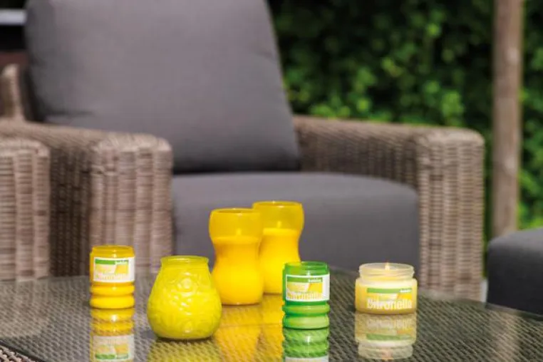 Neues Citronella Duft-Sortiment: Für erfrischend gemütliche Kerzenscheinstunden zur Open Air Saison Bild: Neues Citronella Duft-Sortiment: Für erfrischend gemütliche Kerzenscheinstunden zur Open Air Saison