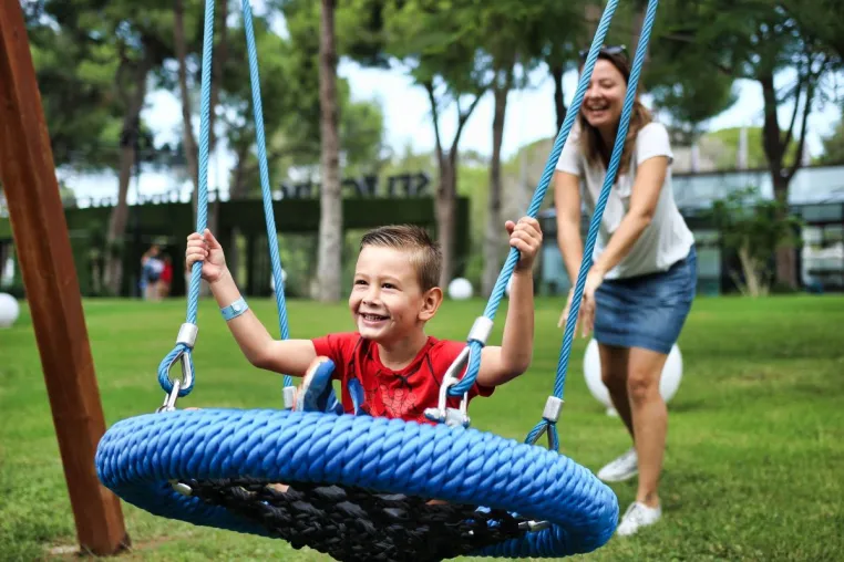 Bild: Die Freude am Spiel: Warum Kinder Obra Spielplatzgeräte lieben