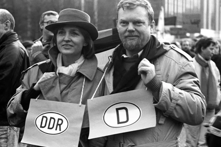 Bild: Ausstellung „Was bleibt! - Ost-West-Fotos aus der Zeit vom 9. November 1989 bis 2. Oktober 1990“