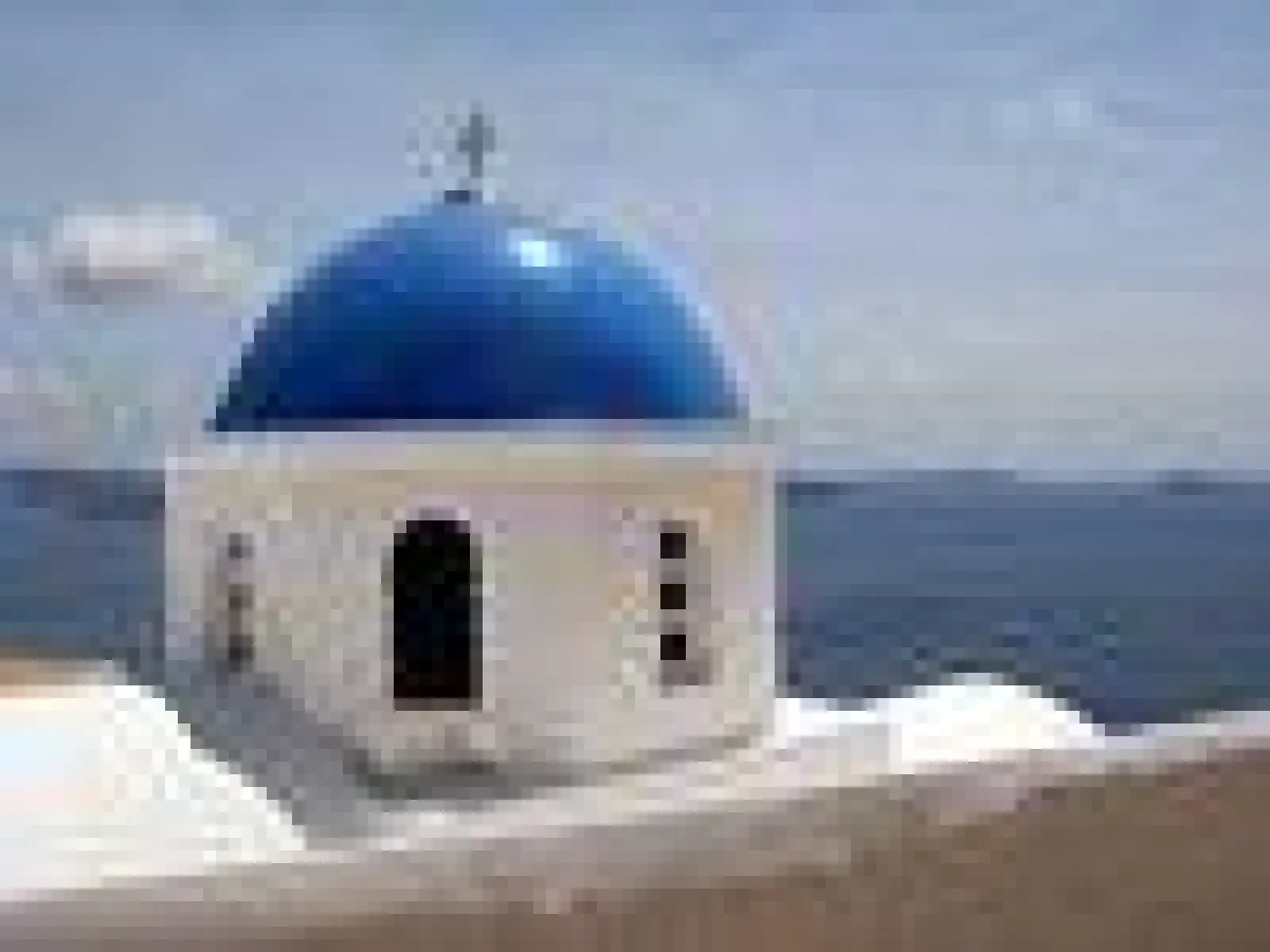Kirchenkuppel auf der Insel Santorini
