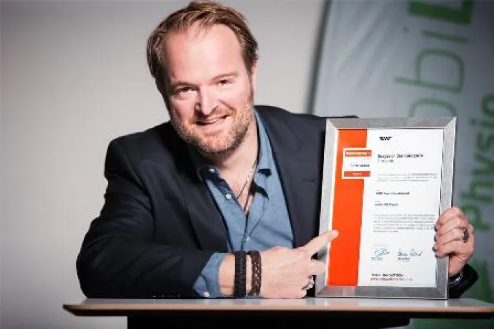 Bild: HMM Deutschland erhält INNOVATIONSPREIS-IT - mobiLEOS Physio ist Sieger in der Kategorie eHealth