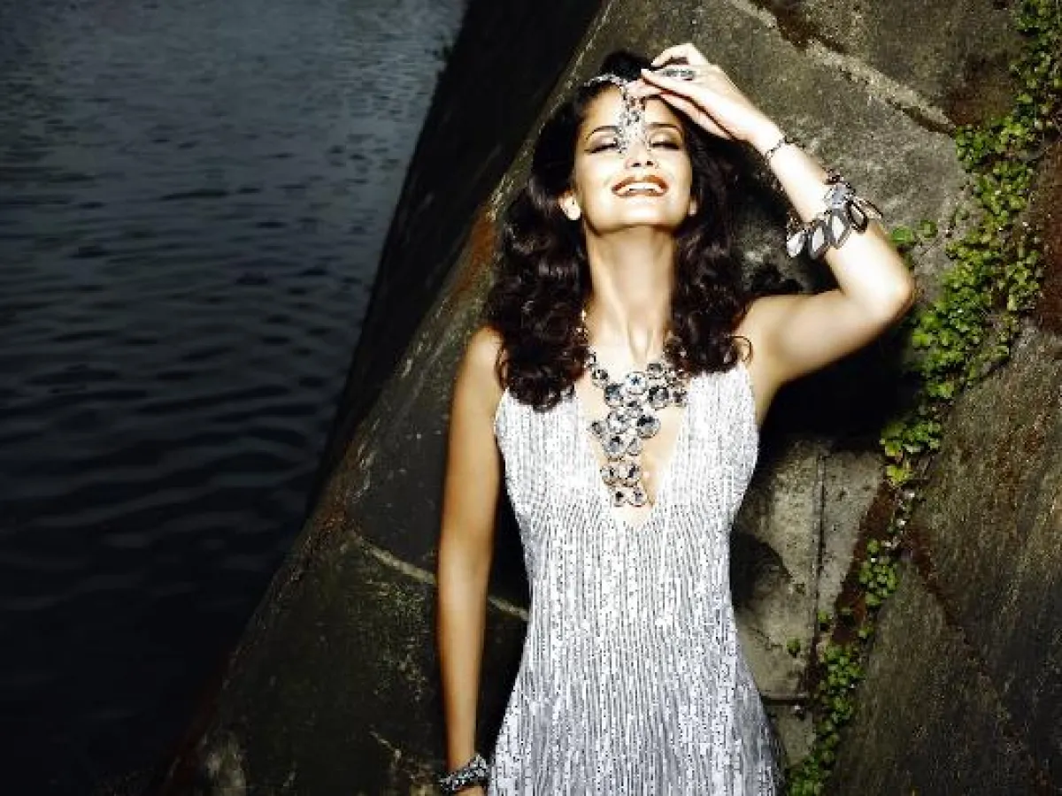 Shermine Shahrivar, the New Face von PRET A DINER A Culinary Discovery made with SWAROVSKI ELEMENTS fotografiert v.Ali Kepenek