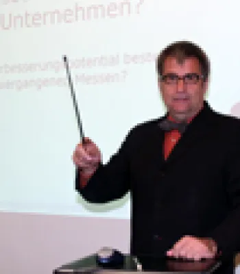 Bild: A. Peter Kunzweiler, Gastreferent an der Universität Mannheim