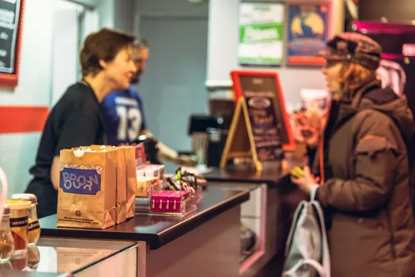Bild: „Kino jetzt“ – aber für alle: KINOFANS veröffentlicht Wegweiser für barrierefreie Kinobesuche in Deutschland