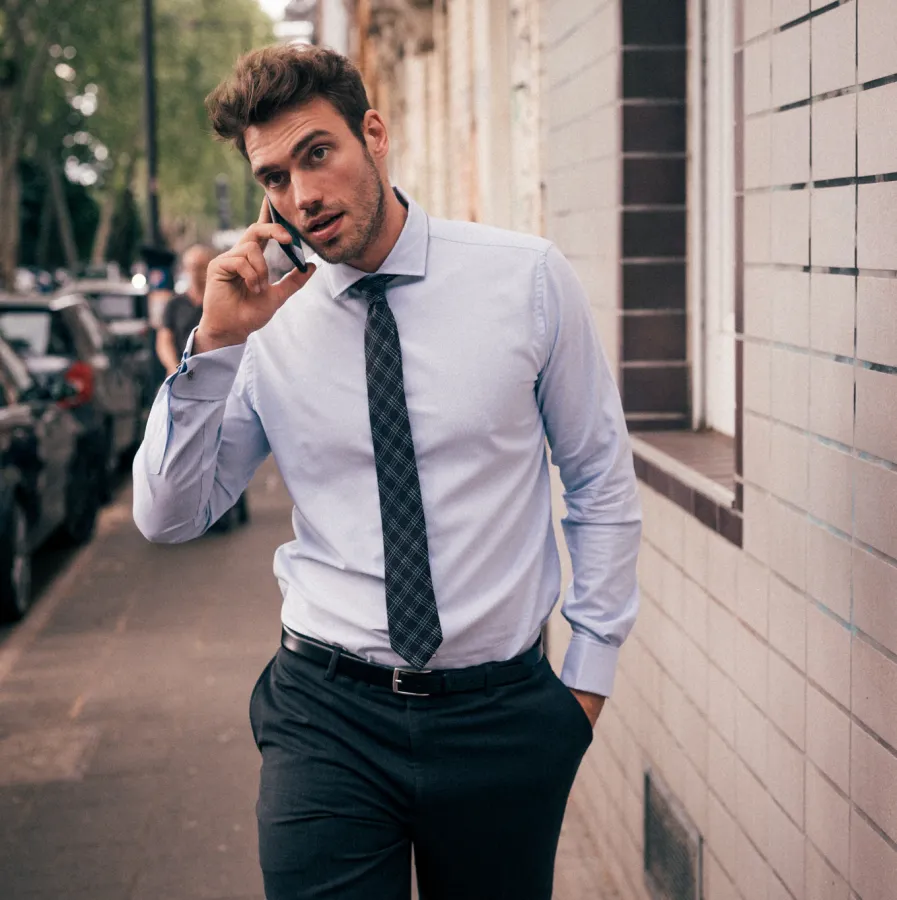 Hochwertige Hemden, extra lang - exklusiv bei RIESENHEMD (© RIESENHEMD Hamburg)