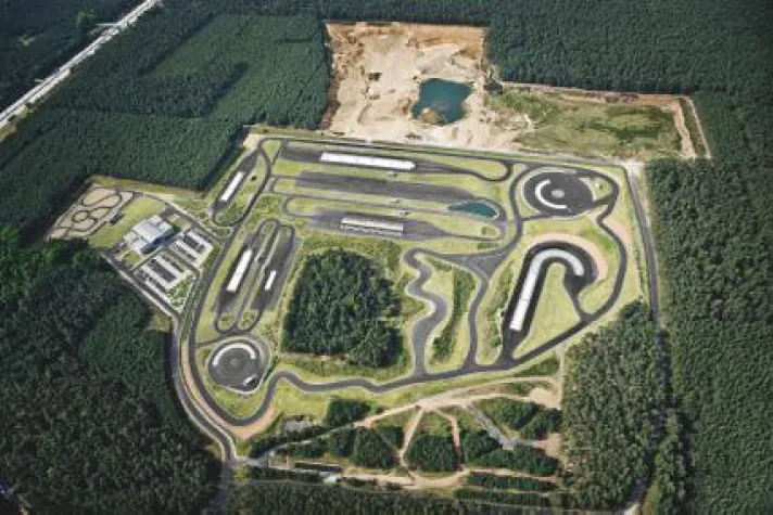 Bild: Zehn Jahre Fahrspaß mit Sicherheit