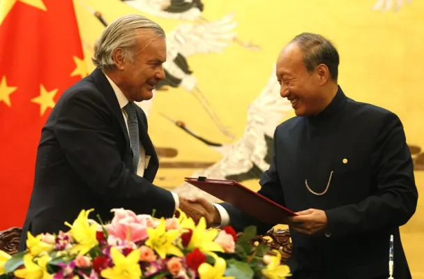 Bild: NH unterzeichnet Vereinbarung mit HNA für Markteintritt in China