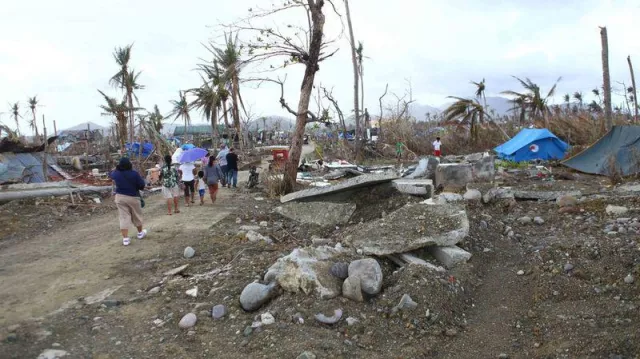 Bild: Gemeinsam bauen wir ein Dorf: Salesianer Don Boscos schließen Dorfpartnerschaft auf den Philippinen