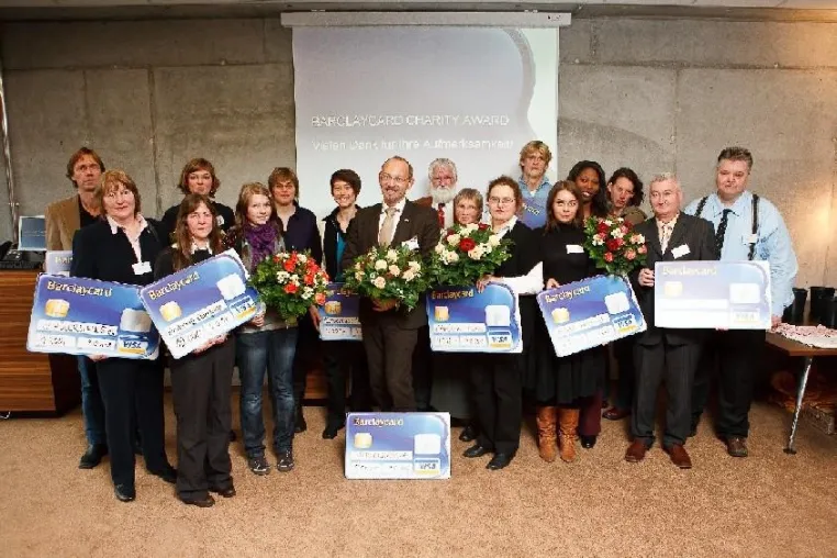 Bild: Barclaycard Charity Award - Hilfe für elf Helfer
